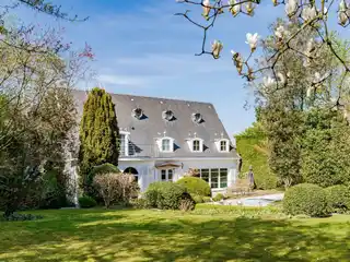 Charming Villa with Elegant Pool and Gardens