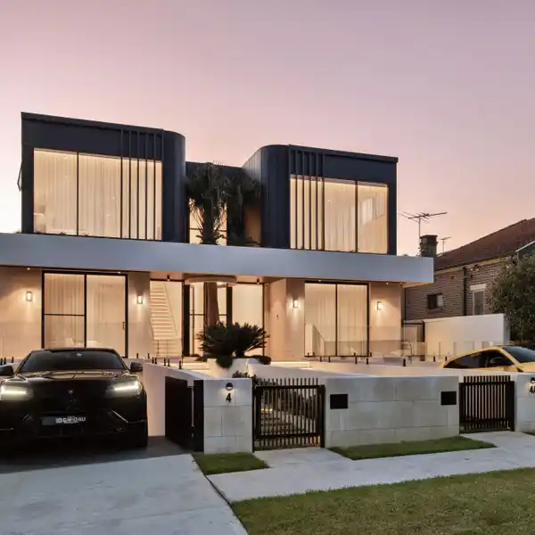IMPRESSIVE BLEND OF LUXURY FINISHES AND INNOVATIVE DESIGN