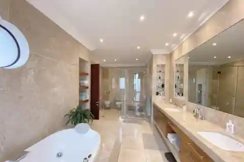 Sophisticated Estate with Sparkling Pool Retreat