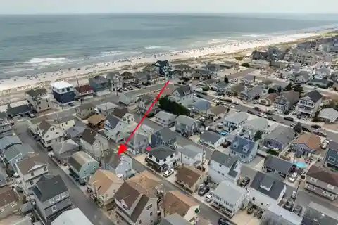 Turnkey Beach House in Monterey Beach