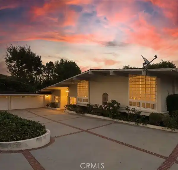 SECLUDED MID-CENTURY COUNTRY ESTATE
