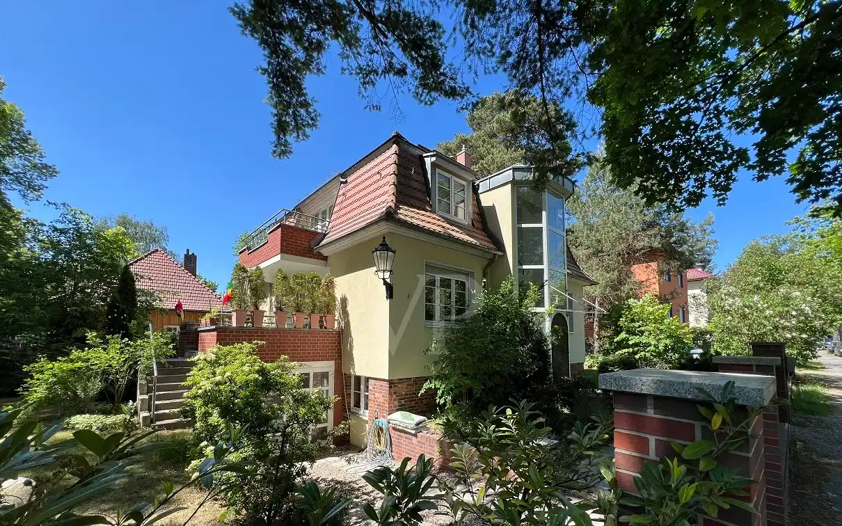 Extensively Renovated 1938 Home