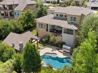 Beautifully Landscaped Home in Rough Hollow's Lakeway Highlands