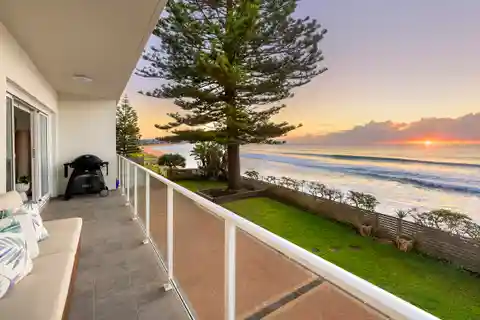 Absolute Beachfront Apartment