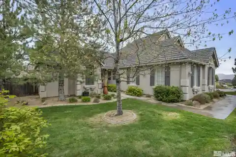 Well-maintained Home in a Prestigious Community