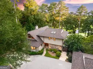 Beautifully Maintained Golf Course Home