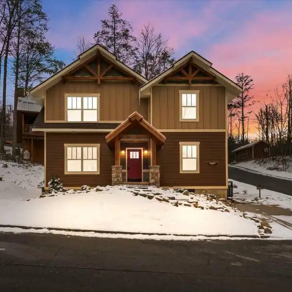 UPSCALE MOUNTAIN COTTAGE RETREAT