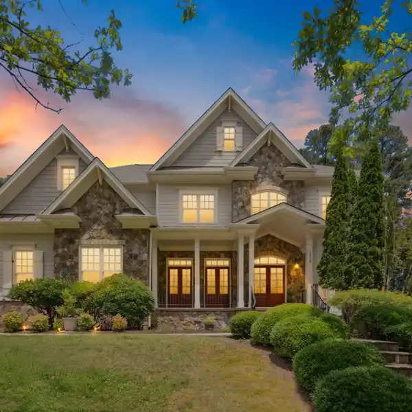 COMFORT AND CONVENIENCE IN BEDFORD AT FALLS RIVER