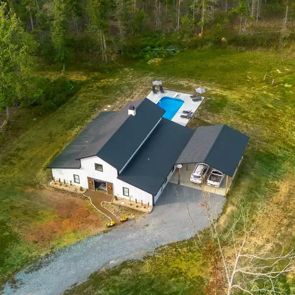 FANTASTIC 108-ACRE RETREAT