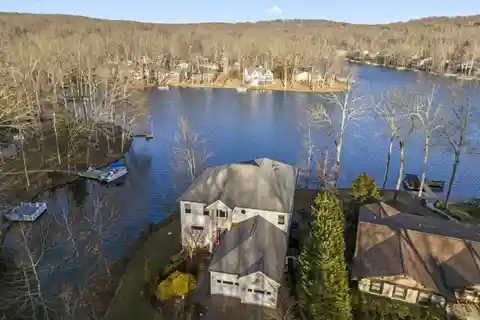 Lakefront Craftsman in Fairfield Glade Resort Community