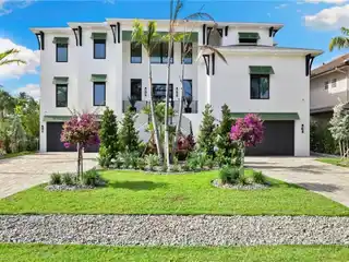 Custom Turnkey Home in Conners at Vanderbilt Beach