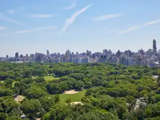 Parkfront Elegance with Iconic City Views