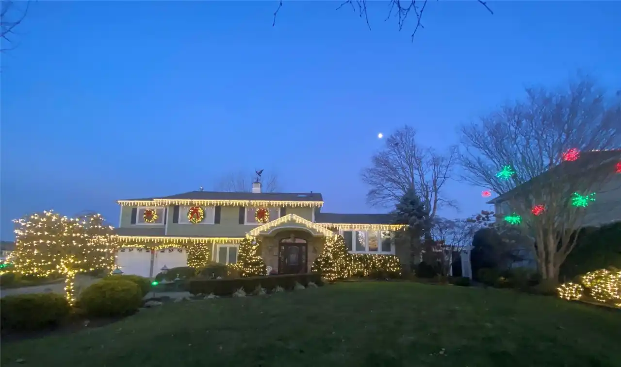 Breathtaking Six Bedroom Bayfront Home