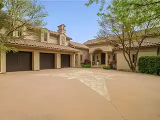 Captivating Custom-designed Sanctuary