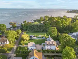 Architectural Refinement with Effortless Elegance