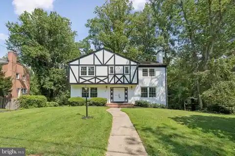 Distinguished Residence with Classic Elegance