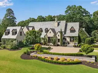 Exceptional Property in Exclusive Rivers Edge