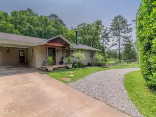 Beautifully Renovated Classic Rancher