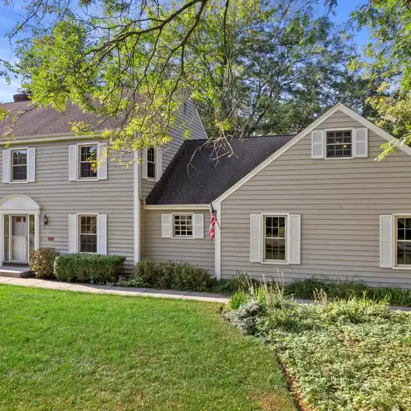 VIBRANT STYLISH HOME