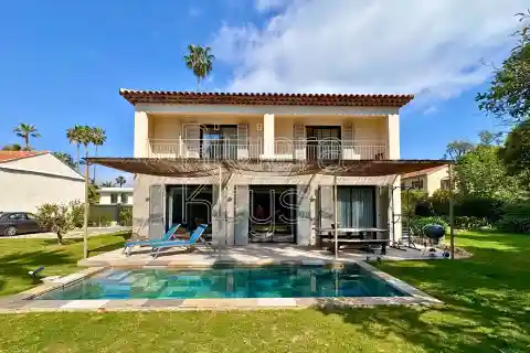 Renovated Villa in a Peaceful Setting