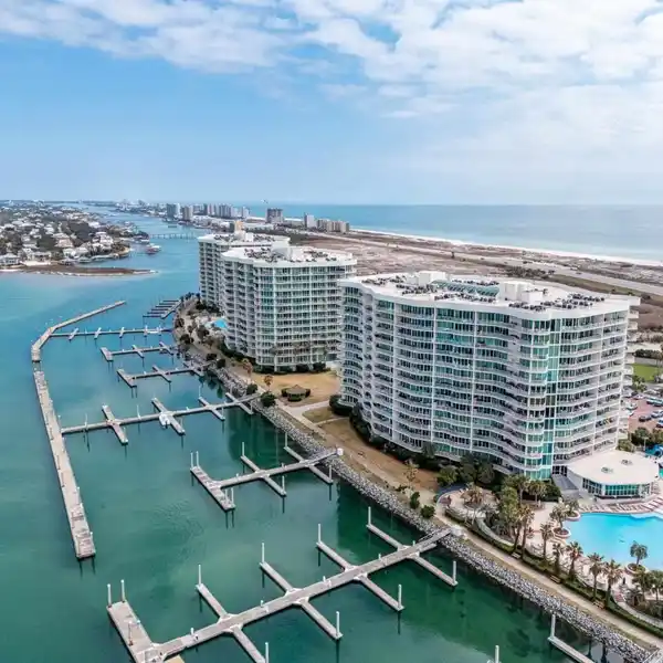 THE BEST IN RESORT LIVING