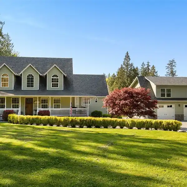 RENOVATED HOME WITH HOBBY FARM
