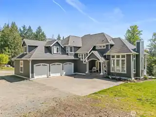 Peaceful 5-acre Retreat with Homestead Charm