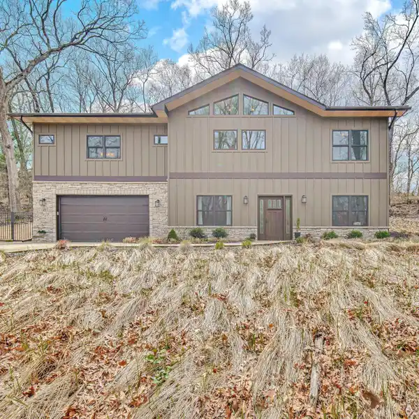 BEVERLY SHORES UNDERSTATED ELEGANCE