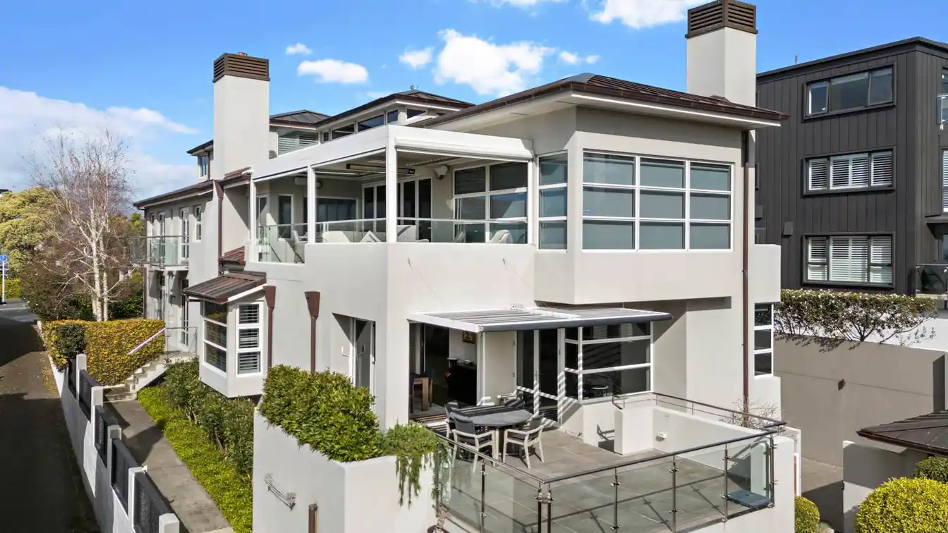 Rare Opportunity in the Unique Belgravia Complex