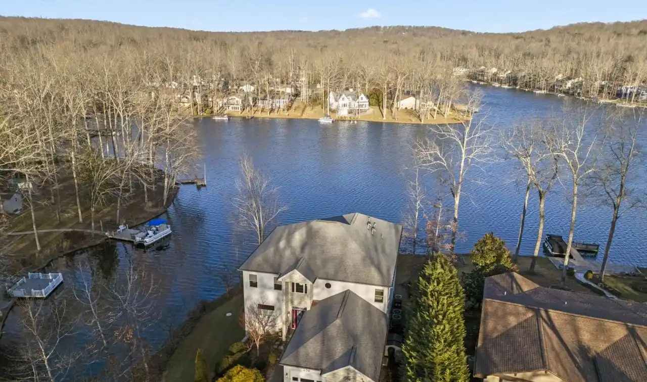Lakefront Craftsman in Fairfield Glade Resort Community
