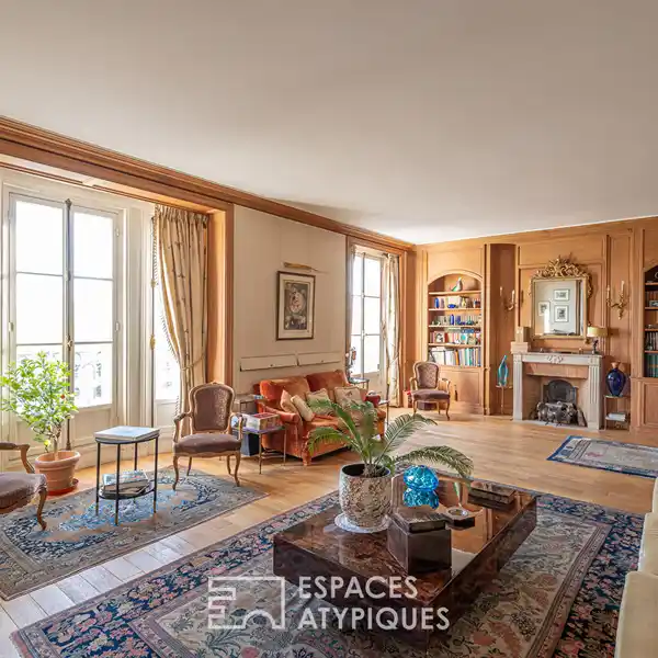 BOURGEOIS APARTMENT WITH AN UNOBSTRUCTED VIEW
