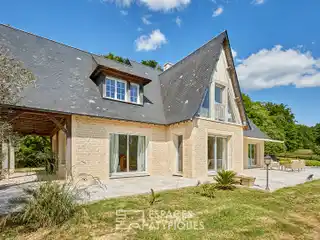 Elegant Architect-Designed House in Unspoiled Setting