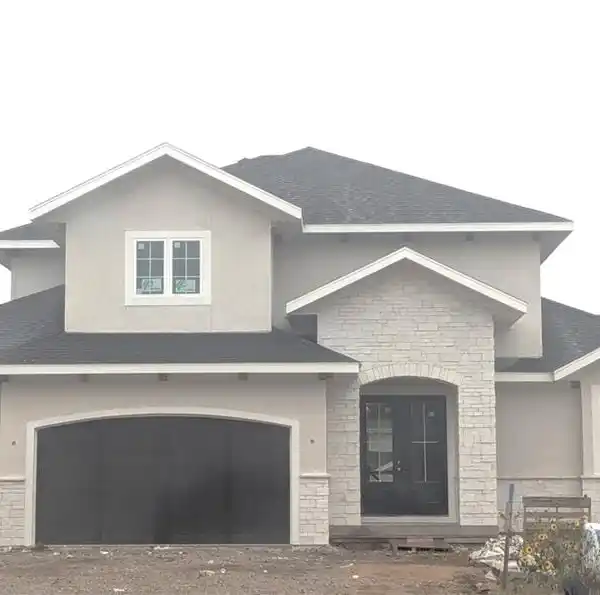 NEW CONSTRUCTION IN WILSHIRE HILLS