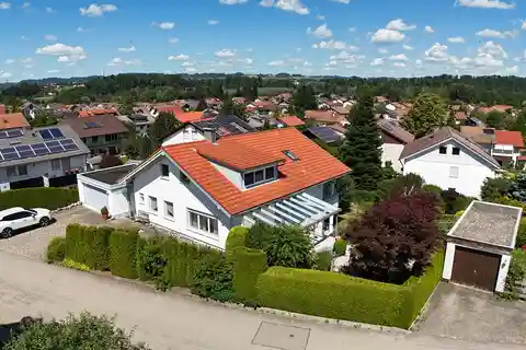 A Place to Arrive Detached House with Vision and Heart