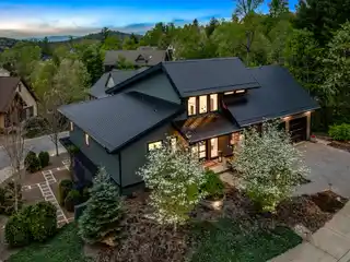 Modern Mountain Home in Thoms Estate