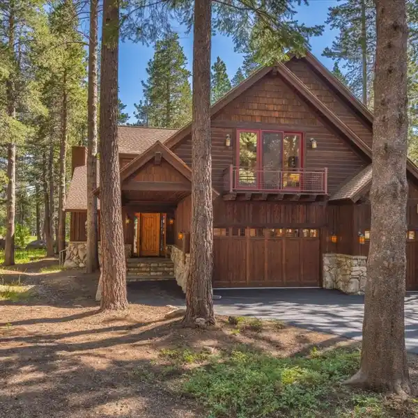 BEAUTIFUL AND RARE MOUNTAIN RETREAT