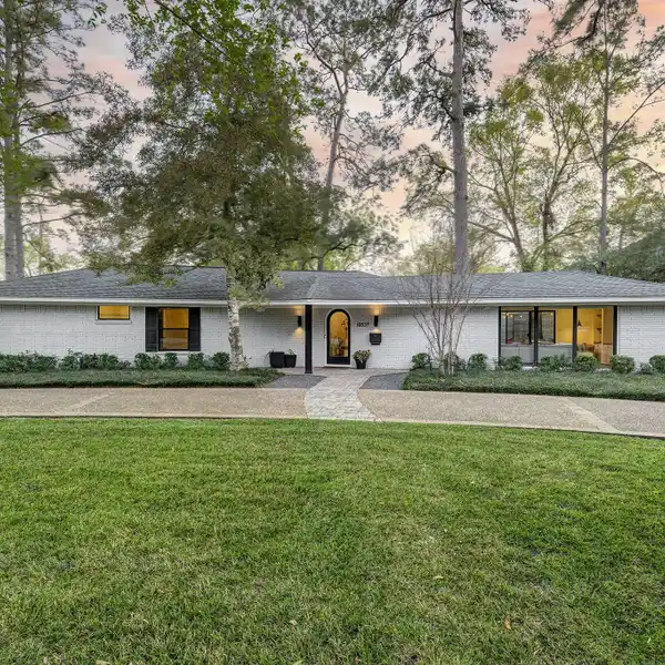 METICULOUSLY MAINTAINED AND UPDATED HOME