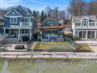 Charming Cottage on Diamond Lake