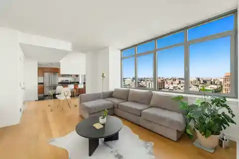 Spacious Residence in 5th on the Park