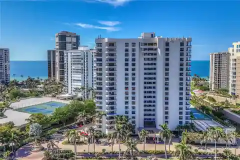 Beautiful Home in Solamar in the Heart of Park Shore
