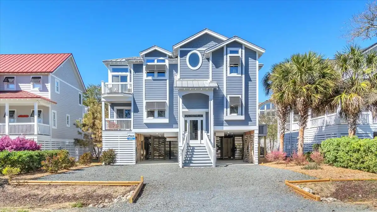 Coastal Elegance in East Beach Oak Island