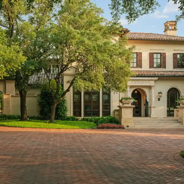 BREATHTAKING LUXURY ESTATE IN SAN ANTONIO