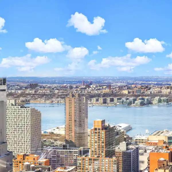 SERENITY IN THE SKY WITH LIFESTYLE LIVING