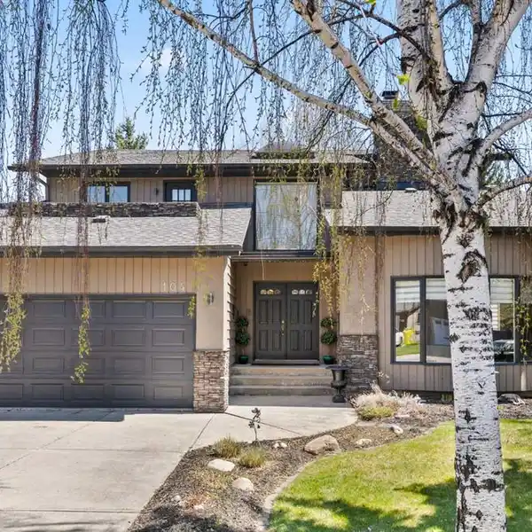 PREMIUM HOME ON A HUGE LOT