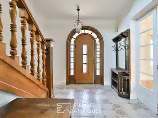 Elegant Villa in Sought-After Location