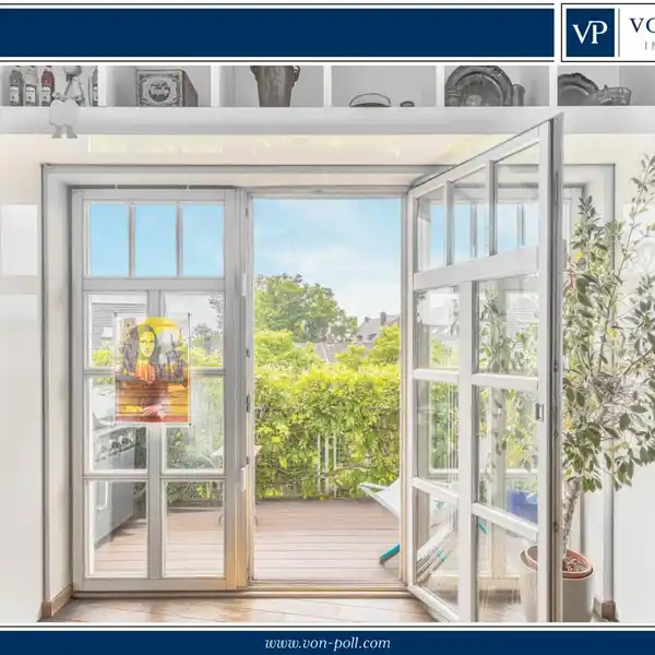 ABOVE THE ROOFTOPS OF DüSSELDORF - STYLISH LOFT WITH A VIEW