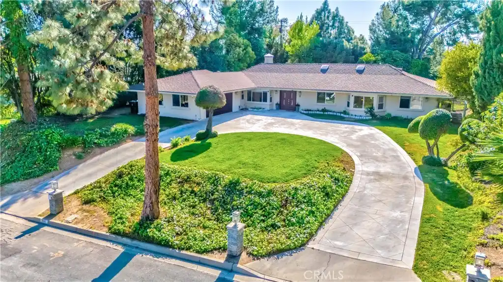 Beautiful Single-level Home in Sunny Hills Estates