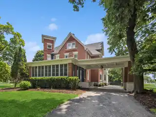 Victorian Grandeur with Cutting-Edge Comforts