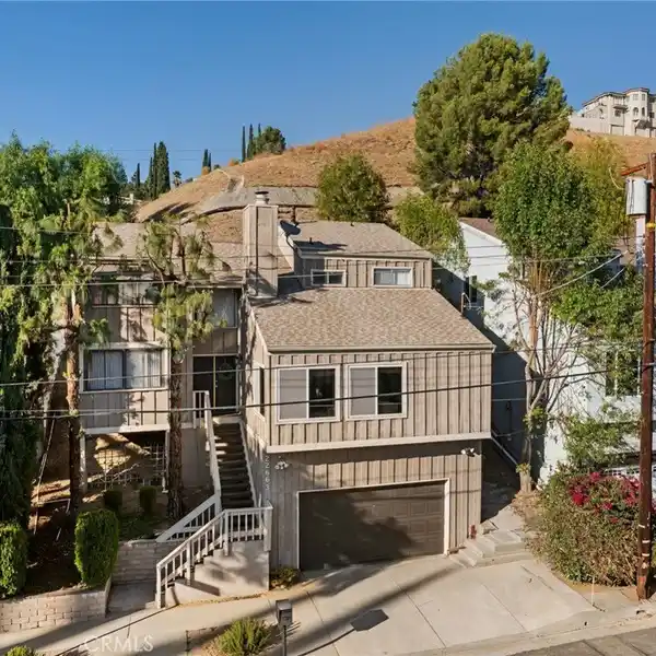 WOODLAND HILLS CHARMER