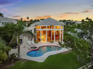 Exceptional Waterfront Property in Queens Harbour